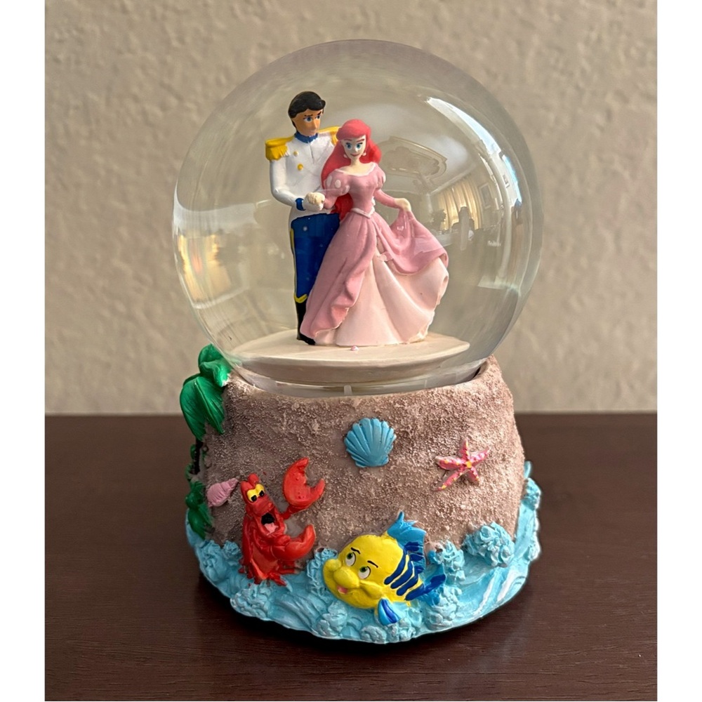 🆕 The Little Mermaid musical snow globe 🧜‍♀️